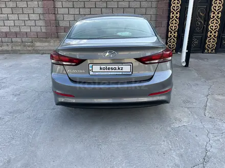 Hyundai Elantra 2018 года за 8 500 000 тг. в Шымкент – фото 2