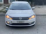 Volkswagen Passat 2013 годаfor3 000 000 тг. в Атырау