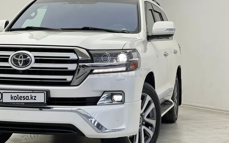 Toyota Land Cruiser 2017 года за 34 000 000 тг. в Астана