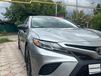 Toyota Camry 2018 годаfor12 800 000 тг. в Алматы