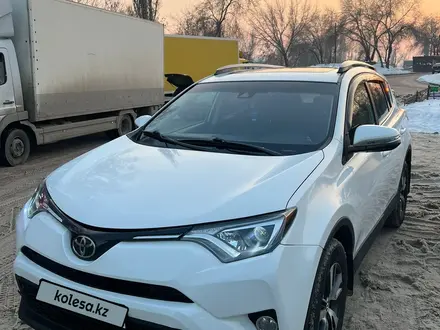 Toyota RAV4 2018 года за 13 500 000 тг. в Алматы