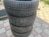 Комплект зимних шин за 47 000 тг. в Алматы
