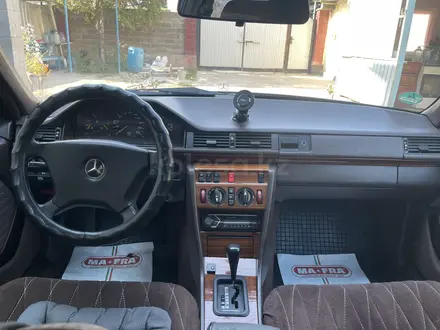 Mercedes-Benz E 230 1992 года за 2 100 000 тг. в Алматы – фото 8