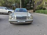 Mercedes-Benz E 200 1996 года за 3 300 000 тг. в Караганда