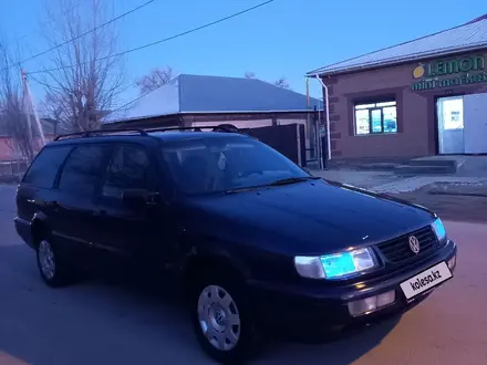 Volkswagen Passat 1995 года за 2 300 000 тг. в Туркестан – фото 2