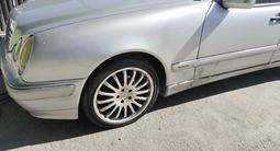 Mercedes-Benz E 280 2001 годаfor3 400 000 тг. в Тараз – фото 4