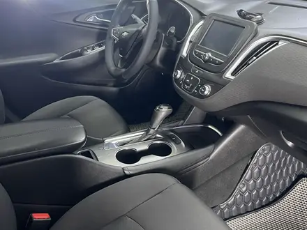 Chevrolet Malibu 2017 года за 5 500 000 тг. в Алматы – фото 7