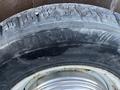 Шины с дисками 205/70 R14 5x139.7 за 35 000 тг. в Караганда – фото 5