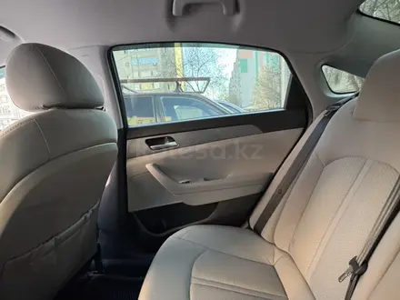 Hyundai Sonata 2018 года за 8 000 000 тг. в Актобе – фото 10