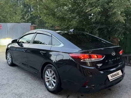 Hyundai Sonata 2018 года за 8 000 000 тг. в Актобе – фото 6