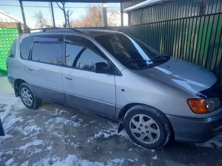 Toyota Picnic 1998 года за 3 300 000 тг. в Алматы