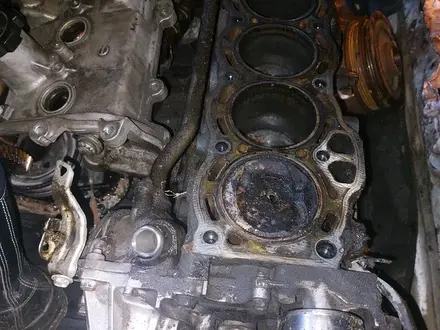 Двигатель 1G vvti заряженный блог за 7 000 тг. в Алматы