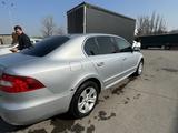 Skoda Superb 2012 годаfor4 500 000 тг. в Алматы – фото 3