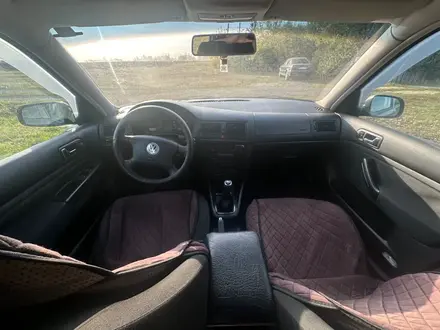Volkswagen Golf 2002 года за 2 200 000 тг. в Костанай – фото 3
