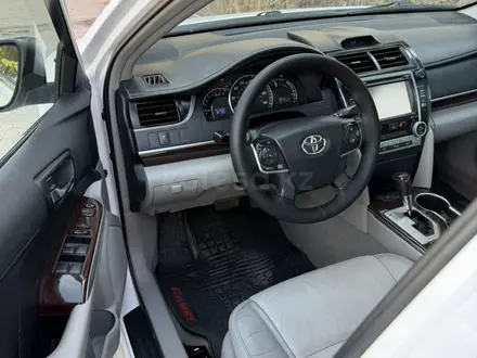 Toyota Camry 2014 года за 8 450 000 тг. в Шымкент – фото 15