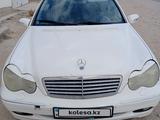 Mercedes-Benz C 240 2001 годаfor3 000 000 тг. в Актау