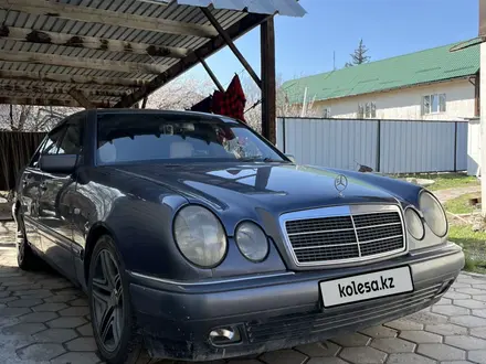 Mercedes-Benz E 280 1996 года за 2 000 000 тг. в Алматы – фото 2