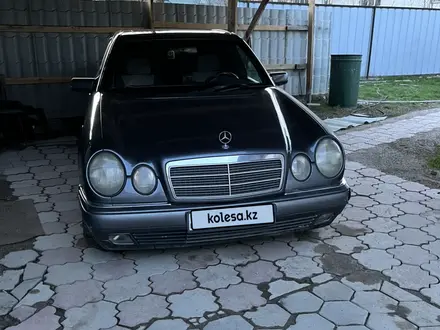 Mercedes-Benz E 280 1996 года за 2 000 000 тг. в Алматы