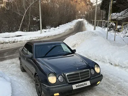 Mercedes-Benz E 280 1996 года за 2 000 000 тг. в Алматы – фото 3