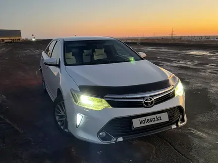 Toyota Camry 2016 года за 10 500 000 тг. в Атырау – фото 3