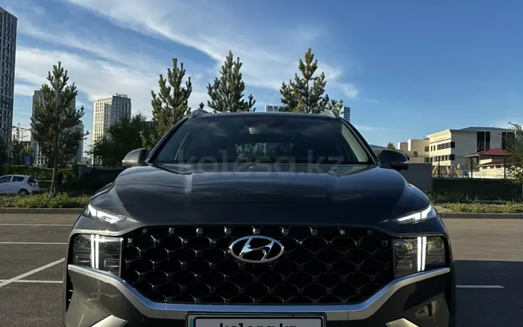 Hyundai Santa Fe 2022 года за 18 200 000 тг. в Астана