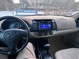 Toyota Camry 2004 года за 3 900 000 тг. в Жанаозен – фото 5