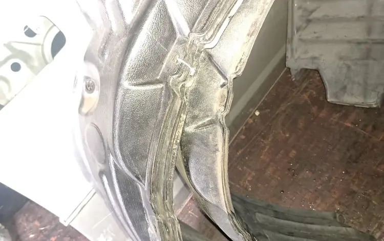 Подкрыльник за 20 000 тг. в Алматы