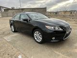 Lexus ES 300h 2013 года за 7 250 000 тг. в Актау