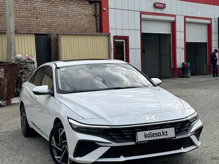 Hyundai Elantra 2024 года за 8 090 000 тг. в Шымкент