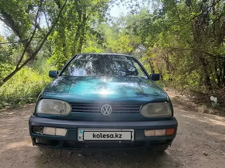 Volkswagen Golf 1993 года за 1 000 000 тг. в Алматы