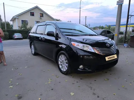 Toyota Sienna 2014 года за 14 350 000 тг. в Алматы – фото 2