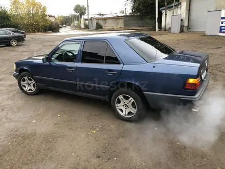 Mercedes-Benz E 260 1989 года за 1 600 000 тг. в Жезказган – фото 3