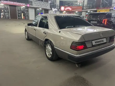 Mercedes-Benz E 200 1990 года за 1 300 000 тг. в Алматы – фото 3