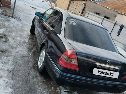 Mercedes-Benz C 220 1995 года за 3 000 000 тг. в Алматы – фото 11