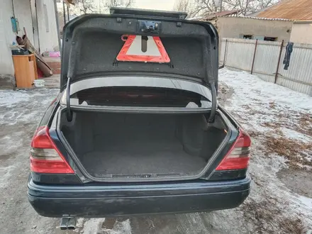 Mercedes-Benz C 220 1995 года за 3 000 000 тг. в Алматы – фото 3