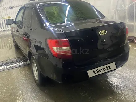ВАЗ (Lada) Granta 2190 2013 года за 1 500 000 тг. в Усть-Каменогорск – фото 2