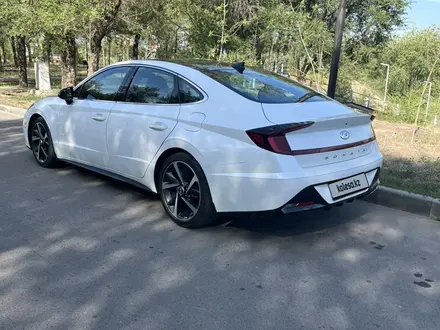 Hyundai Sonata 2021 года за 12 700 000 тг. в Алматы – фото 6