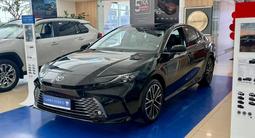 Toyota Camry Luxe eCVT 2026 года за 26 190 000 тг. в Астана – фото 2