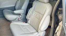 Toyota Sienna 2015 года за 9 444 444 тг. в Атырау – фото 3