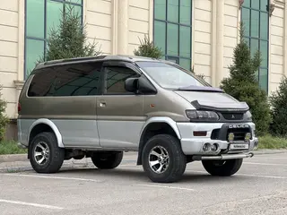 Mitsubishi Delica