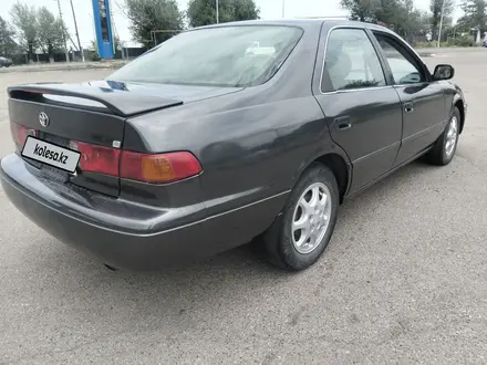 Toyota Camry 2000 года за 3 000 000 тг. в Алматы – фото 7