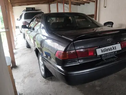 Toyota Camry 2000 года за 3 000 000 тг. в Алматы – фото 9