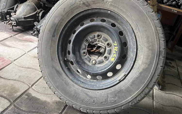 Диск с резиной 195/80R15for30 000 тг. в Алматы