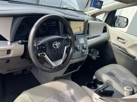 Toyota Sienna 2015 года за 5 500 000 тг. в Уральск – фото 2