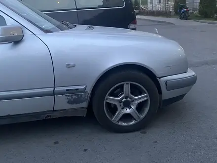 Mercedes-Benz E 230 1996 года за 2 400 000 тг. в Алматы – фото 4