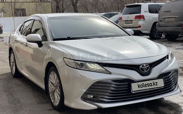 Toyota Camry 2019 года за 13 800 000 тг. в Караганда