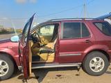 Mercedes-Benz ML 320 1997 года за 4 000 000 тг. в Караганда – фото 2