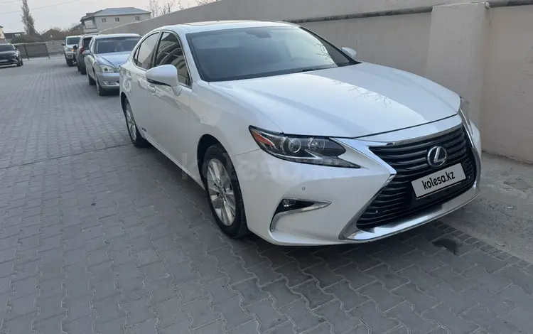 Lexus ES 300h 2013 года за 6 800 000 тг. в Актау