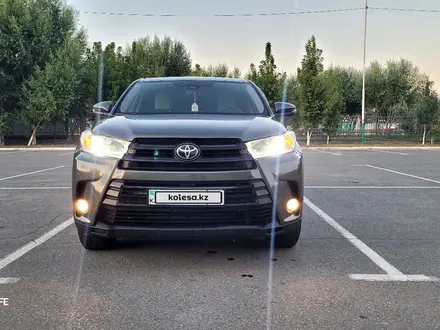 Toyota Highlander 2018 года за 18 500 000 тг. в Кызылорда – фото 2