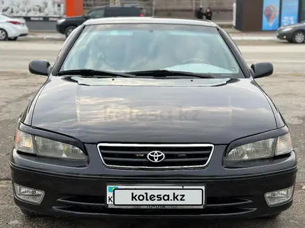 Toyota Camry 2000 года за 4 000 000 тг. в Актау – фото 2